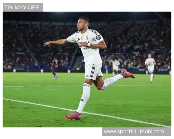 皇马反击机会错失姆巴佩禁区前射门偏离目标成高射炮 皇马反击机会错失姆巴佩禁区前射门偏离目标成高射炮